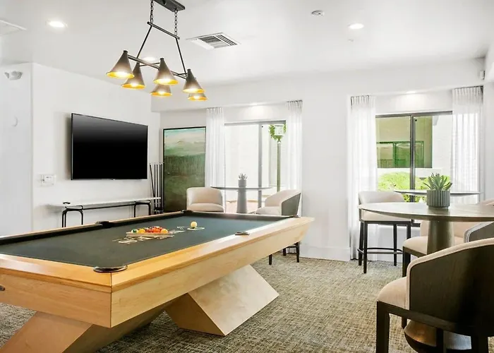 Apartment 2br Cozysuites At Kierland Commons With Pool #07