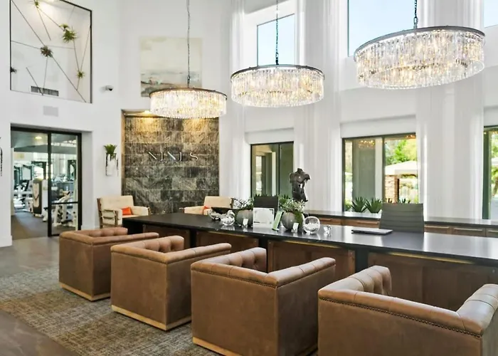 Apartment 2br Cozysuites At Kierland Commons With Pool #07 Scottsdale