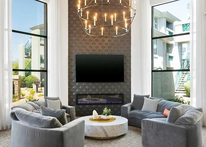 2br Cozysuites At Kierland Commons With Pool #07 Apartment