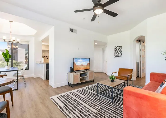 2br Cozysuites At Kierland Commons With Pool #07