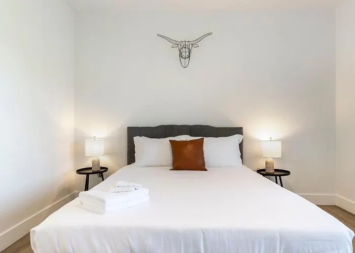 2br Cozysuites At Kierland Commons With Pool #07 *