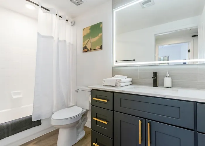 2br Cozysuites At Kierland Commons With Pool #07 Apartment *