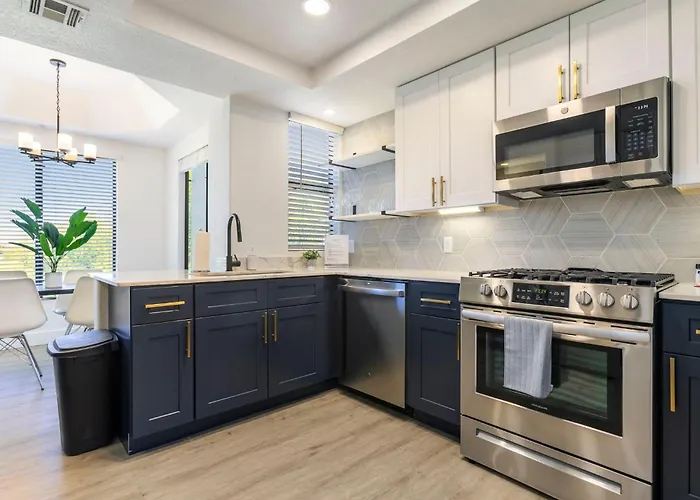 2br Cozysuites At Kierland Commons With Pool #07 Apartment *