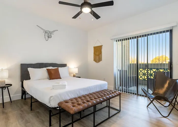 Apartment 2br Cozysuites At Kierland Commons With Pool #07 *